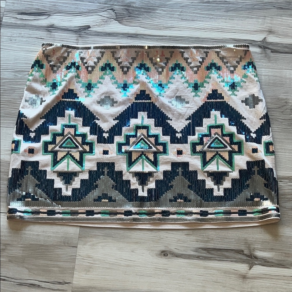 🌵Express Sequin Mini Skirt with Geometric Design🏜️